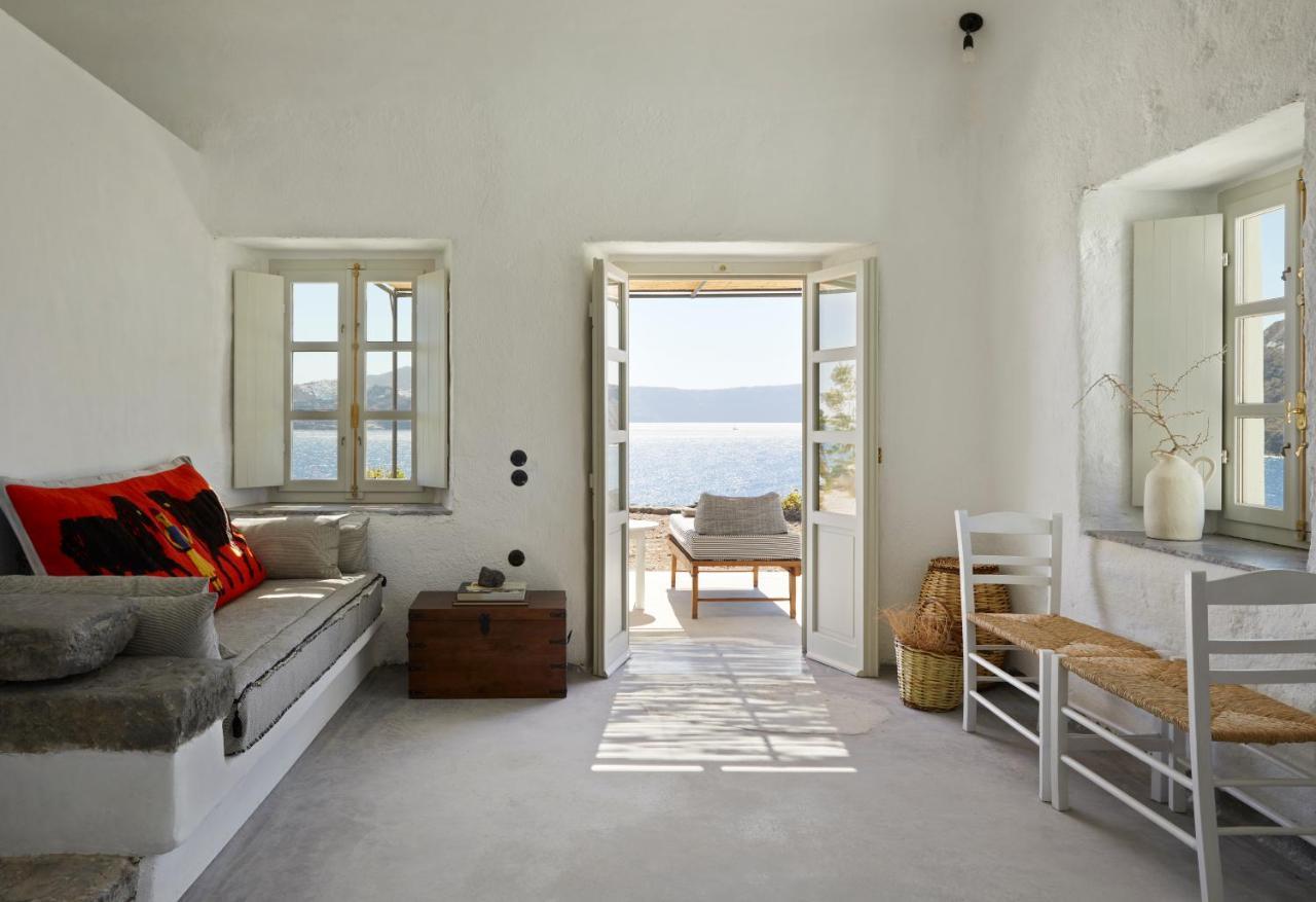 Santa Irini Retreat Hotel Thirasia Exterior photo