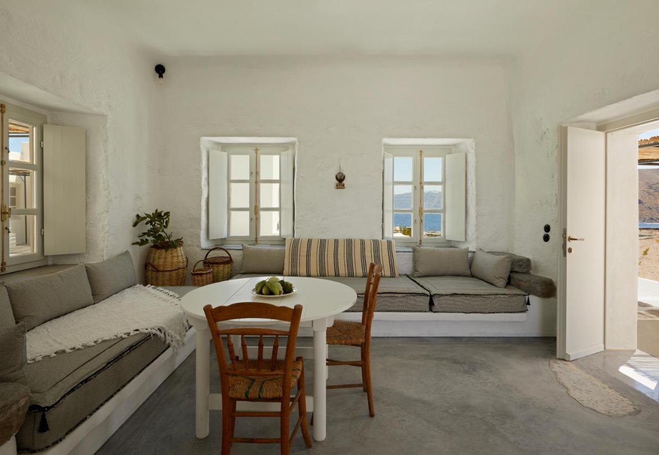 Santa Irini Retreat Hotel Thirasia Exterior photo