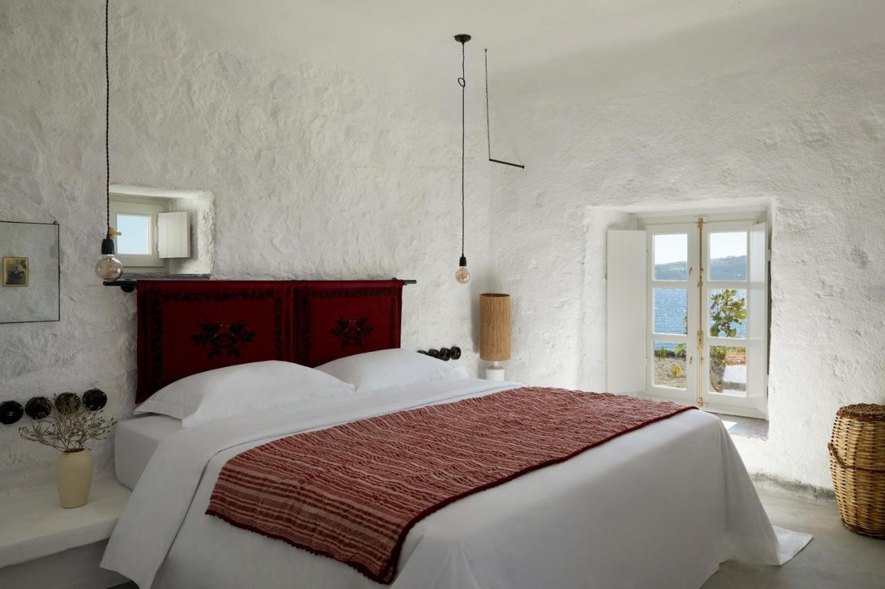 Santa Irini Retreat Hotel Thirasia Exterior photo