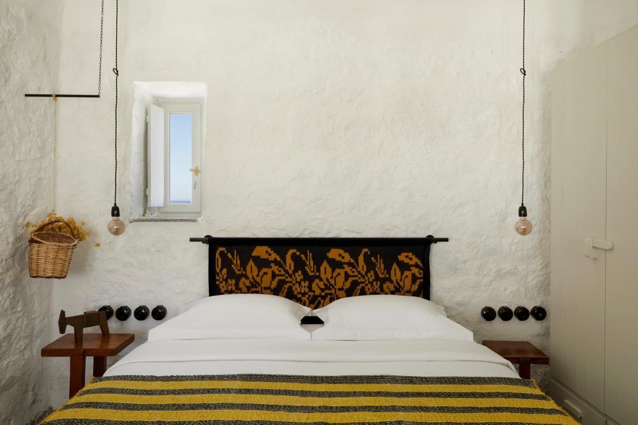 Santa Irini Retreat Hotel Thirasia Exterior photo