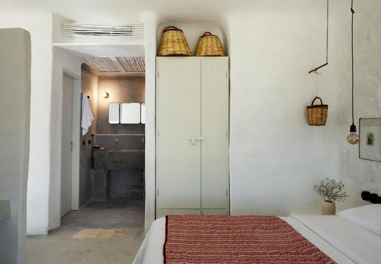 Santa Irini Retreat Hotel Thirasia Exterior photo