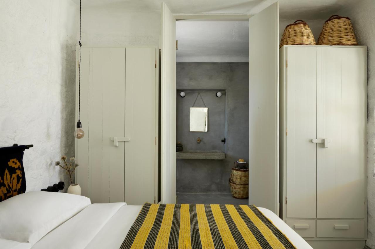 Santa Irini Retreat Hotel Thirasia Exterior photo